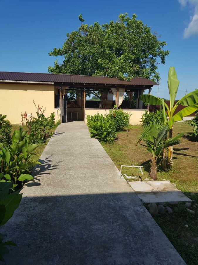 Solnechny Bereg Guest House Gudauta Exterior photo